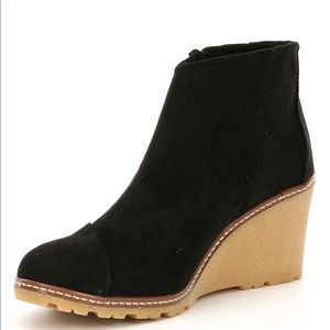 TOMS Avery Wedge Booties